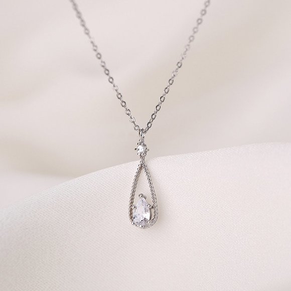 NEW Silver Waterdrop Cubic Zircon Pendant Necklace - Picture 3 of 8